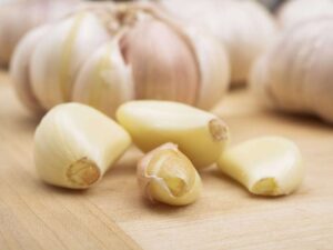 Garlic for piles treatment